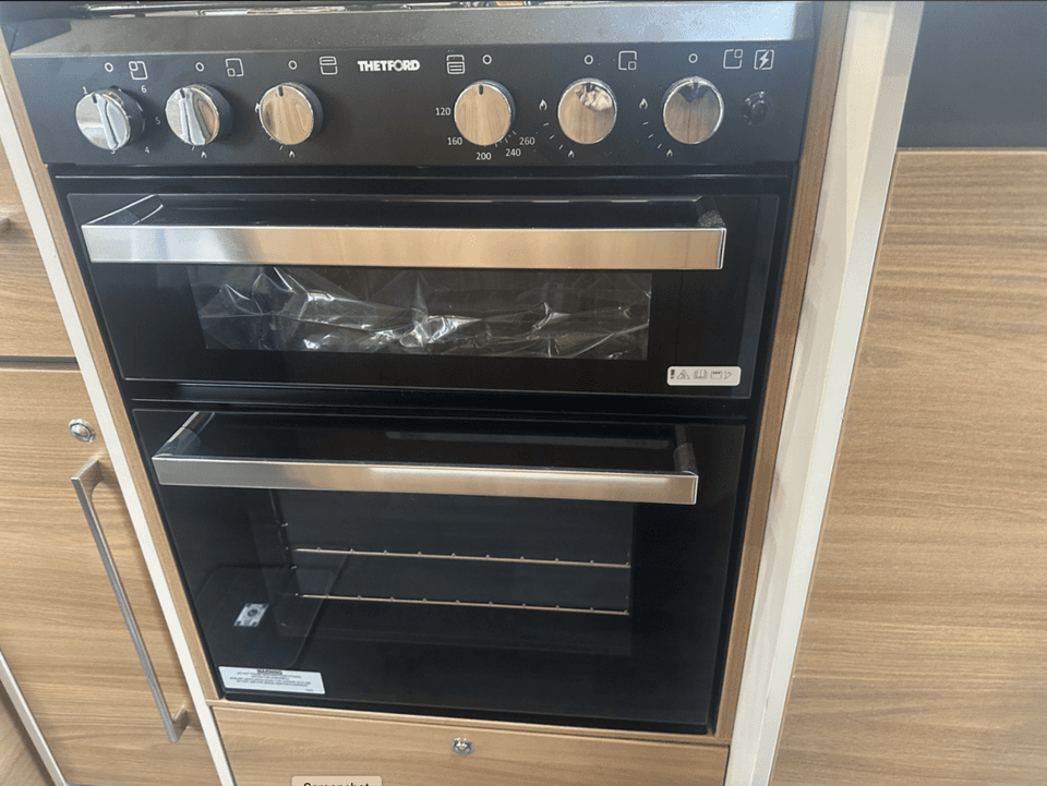 Why Knott Hire Bella cooker view