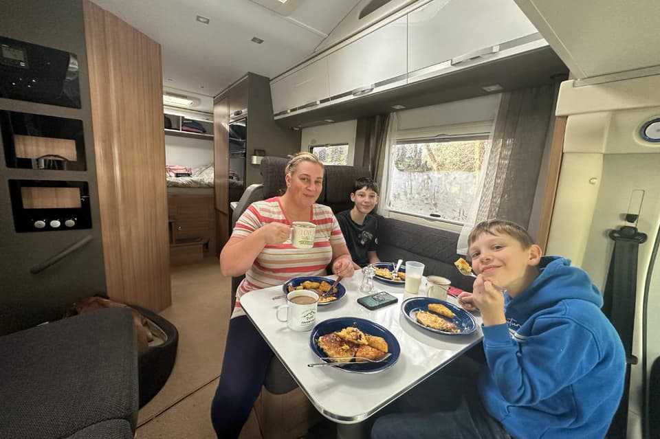 Why Knott Hire - happy diners