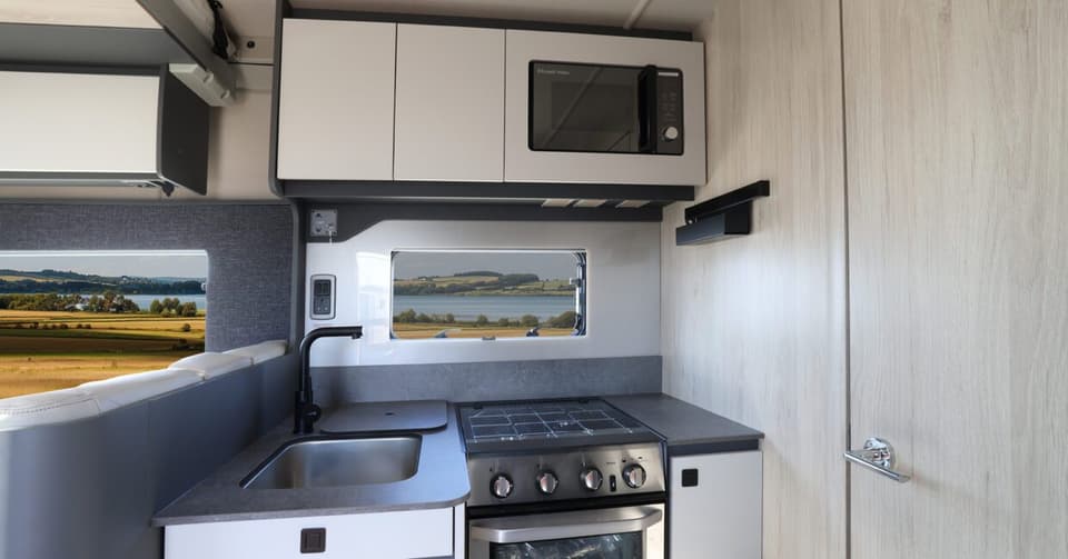 f-line-f60-interior-5-1240x650