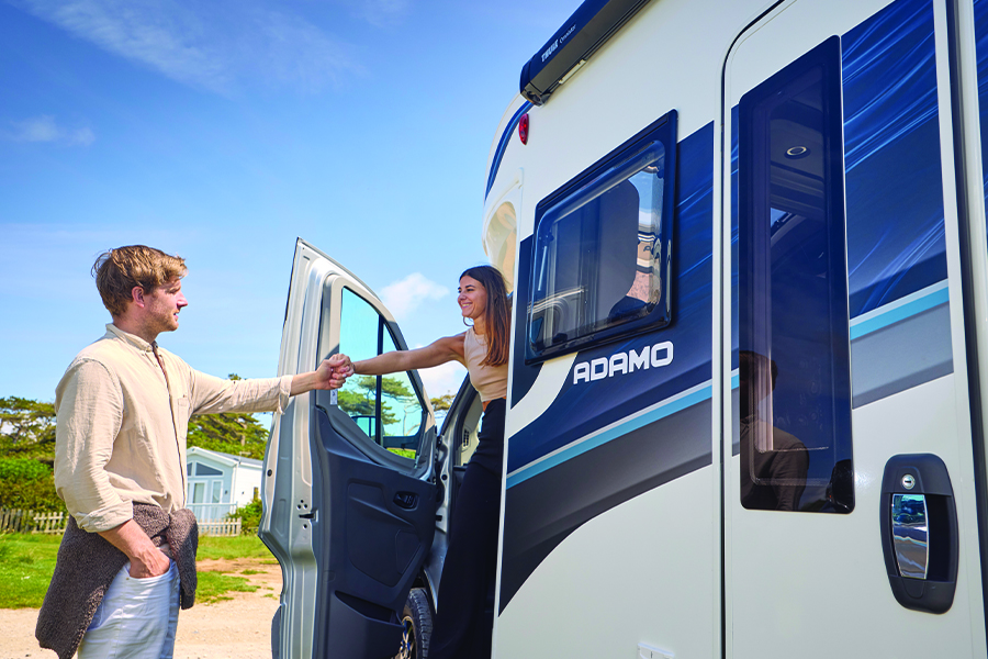 Adamo-magnetic-grey-cab-and-skeletal-chassis