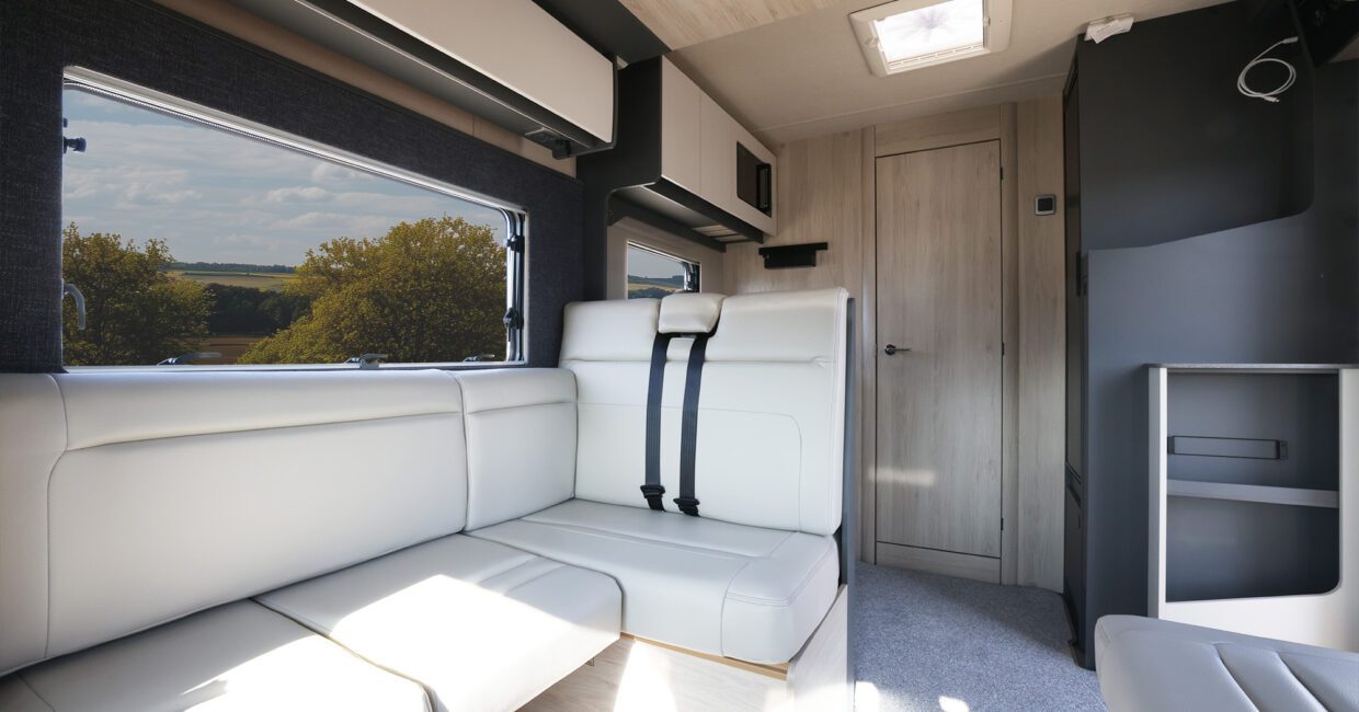 f-line-f60-interior-4-1240x650